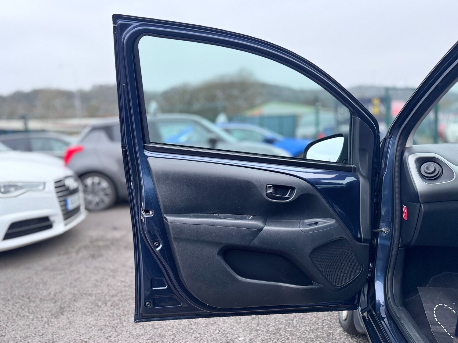 Used Toyota AYGO 2015 for sale - 78065361: Photo 40