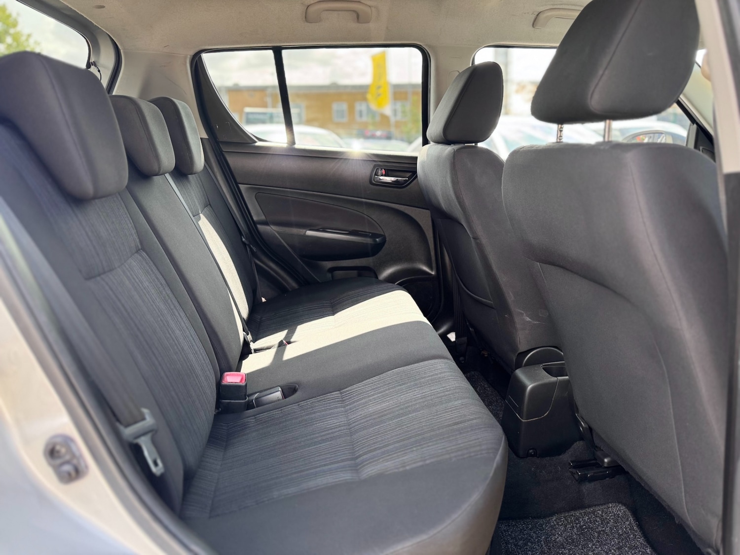 Used Suzuki Swift 2015 for sale - 76104684: Photo 12
