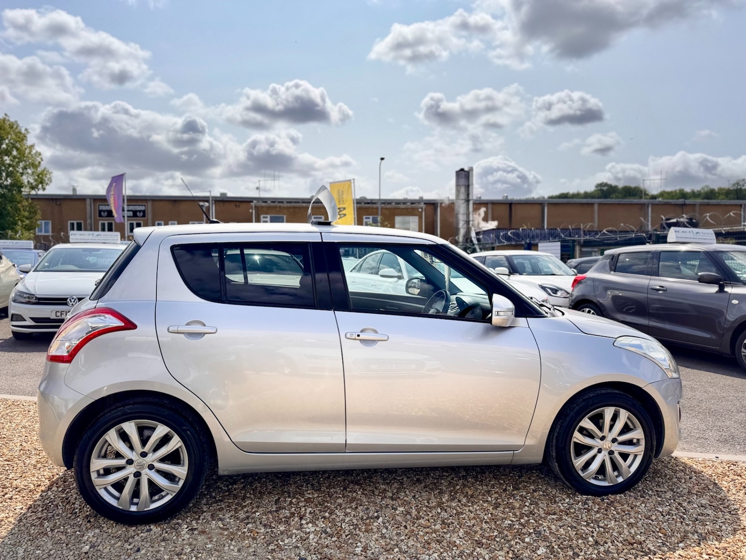 Used Suzuki Swift 2015 for sale - 76104684: Photo 13
