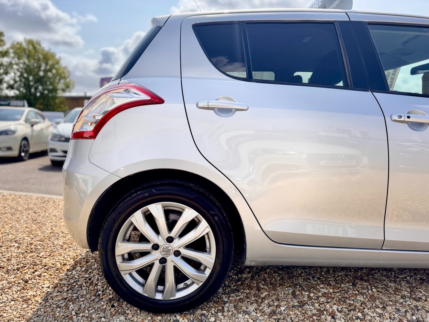 Used Suzuki Swift 2015 for sale - 76104684: Photo 22