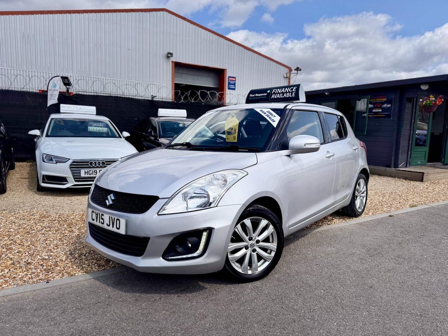 Used Suzuki Swift 2015 for sale - 76104684: Photo 3