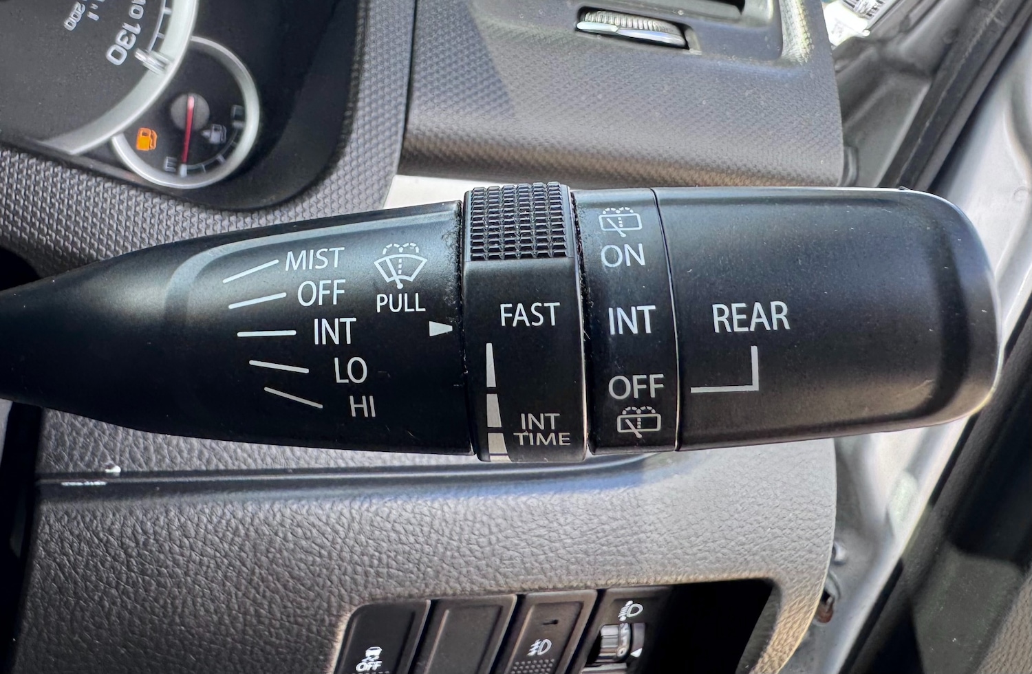 Used Suzuki Swift 2015 for sale - 76104684: Photo 31