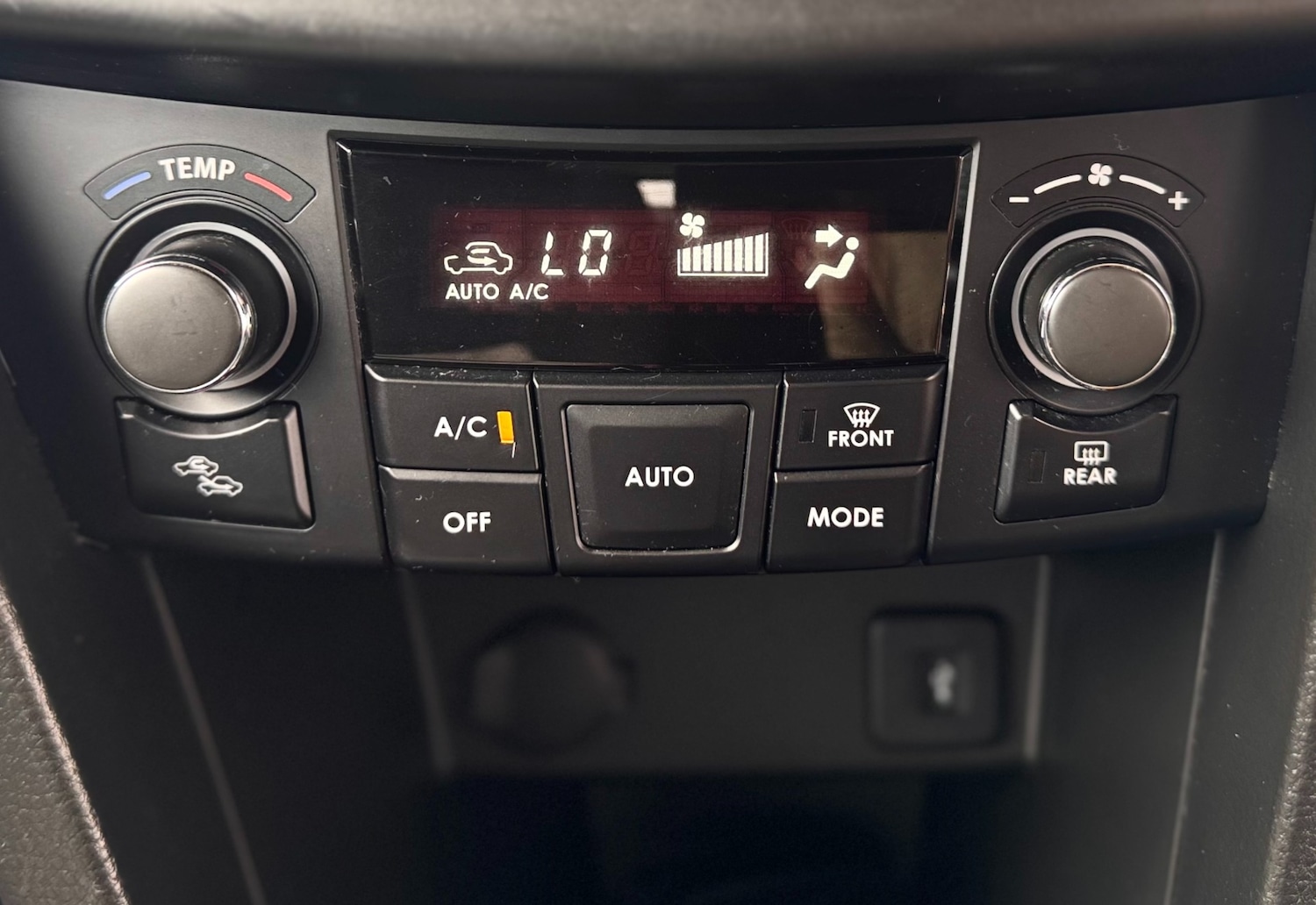 Used Suzuki Swift 2015 for sale - 76104684: Photo 34