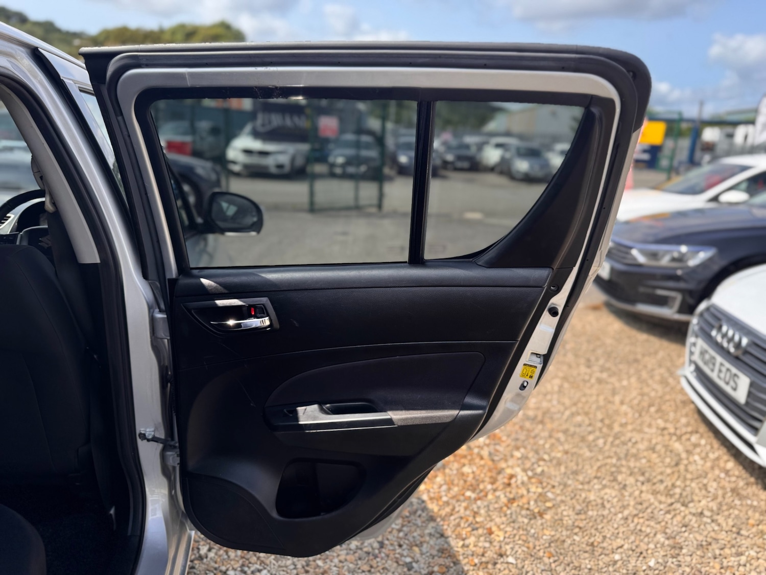 Used Suzuki Swift 2015 for sale - 76104684: Photo 37