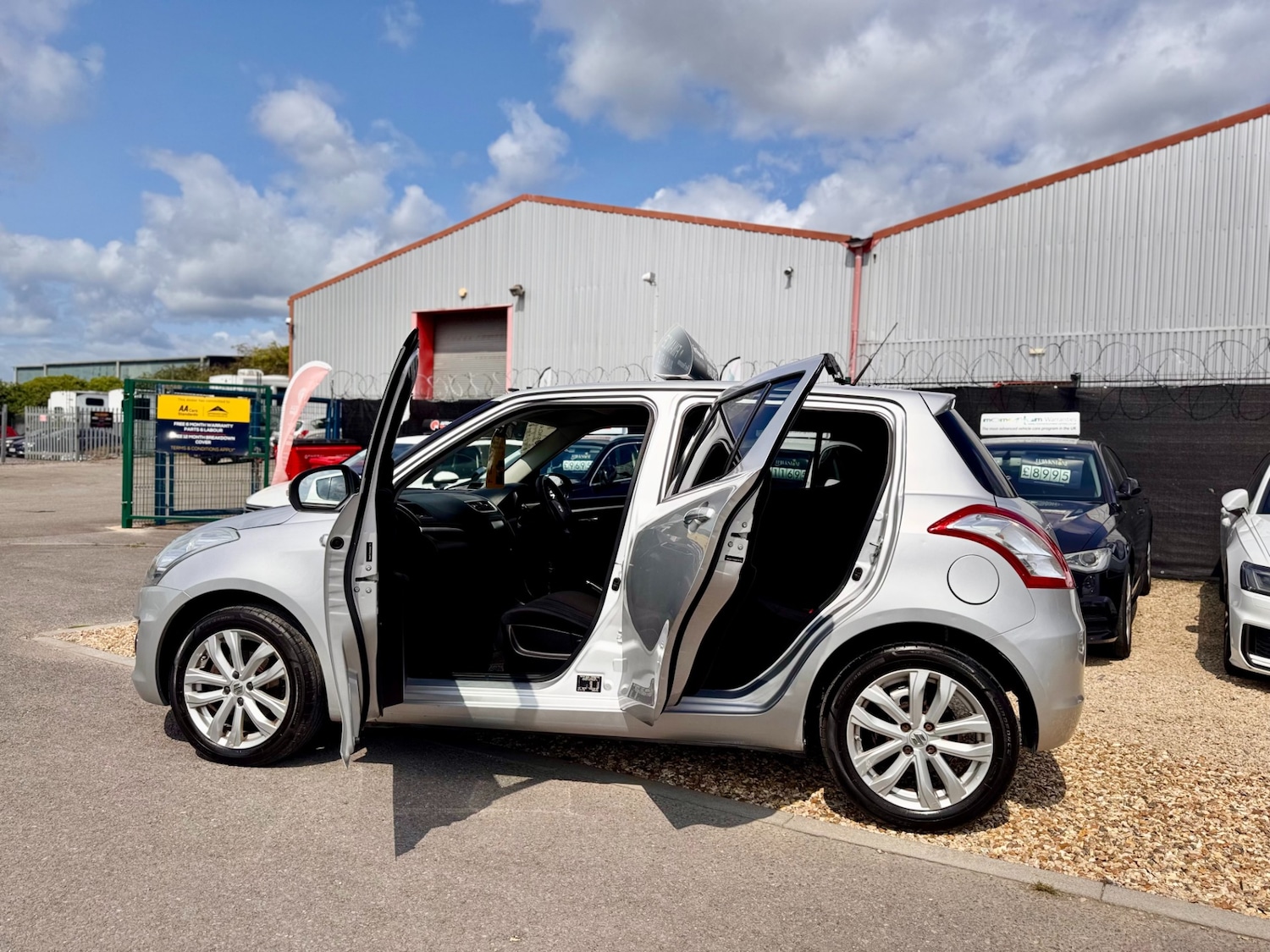 Used Suzuki Swift 2015 for sale - 76104684: Photo 43