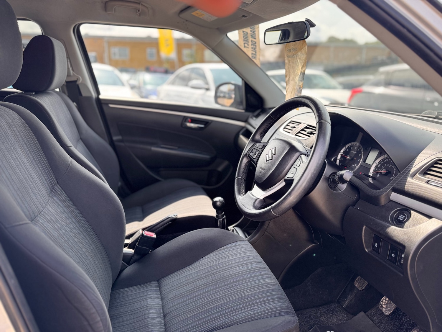 Used Suzuki Swift 2015 for sale - 76104684: Photo 9