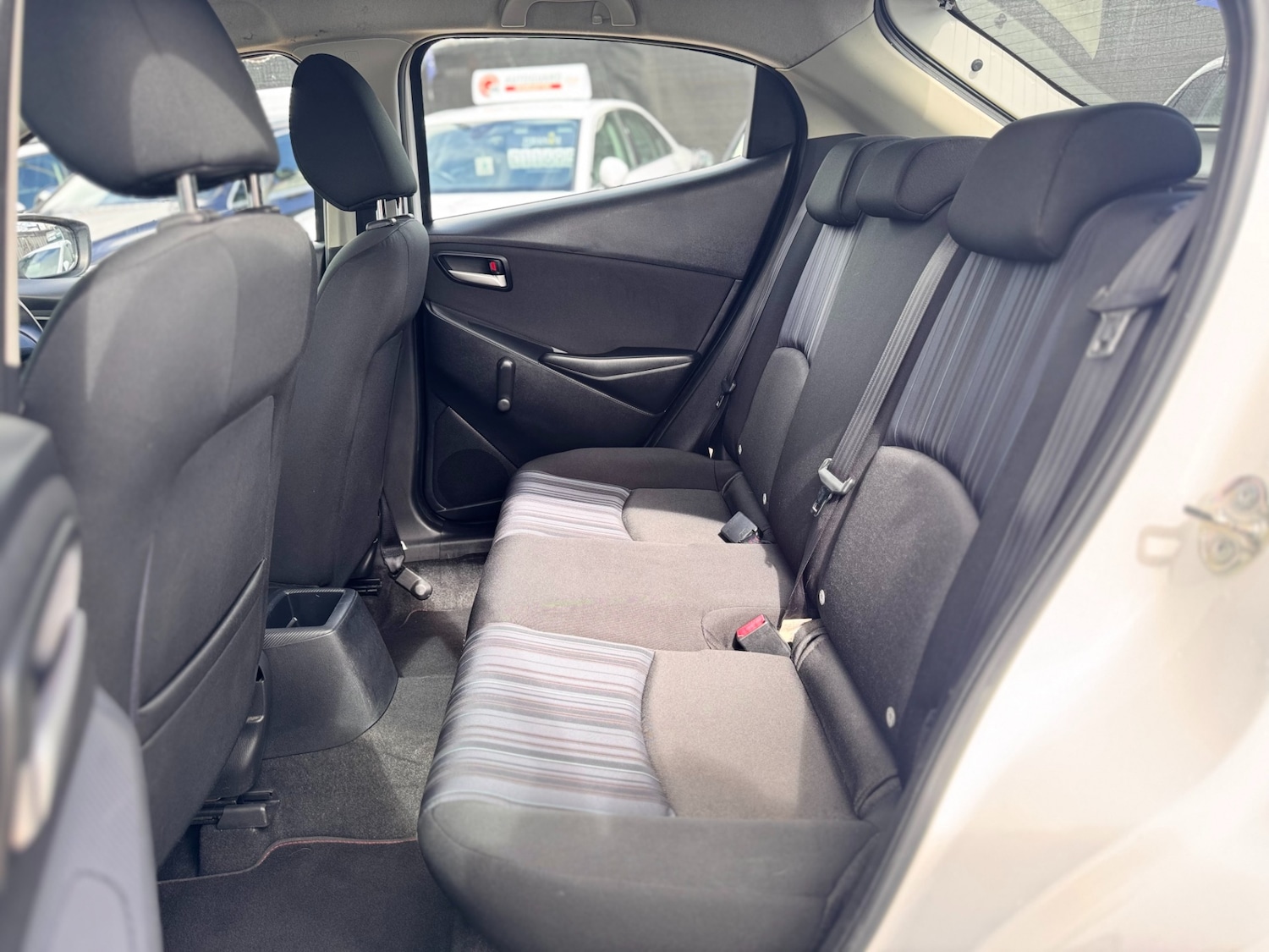 Used Mazda Mazda2 2015 for sale - 76948258: Photo 40