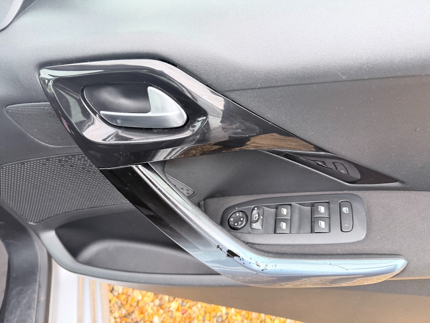 Used Peugeot 208 2013 for sale - 77476629: Photo 24