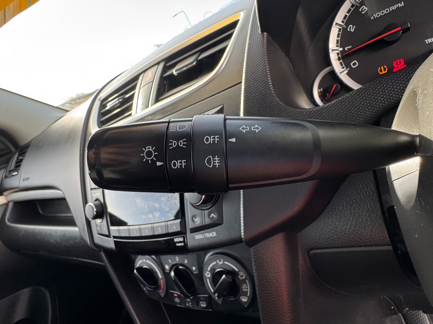 Used Suzuki Swift 2015 for sale - 78107946: Photo 32