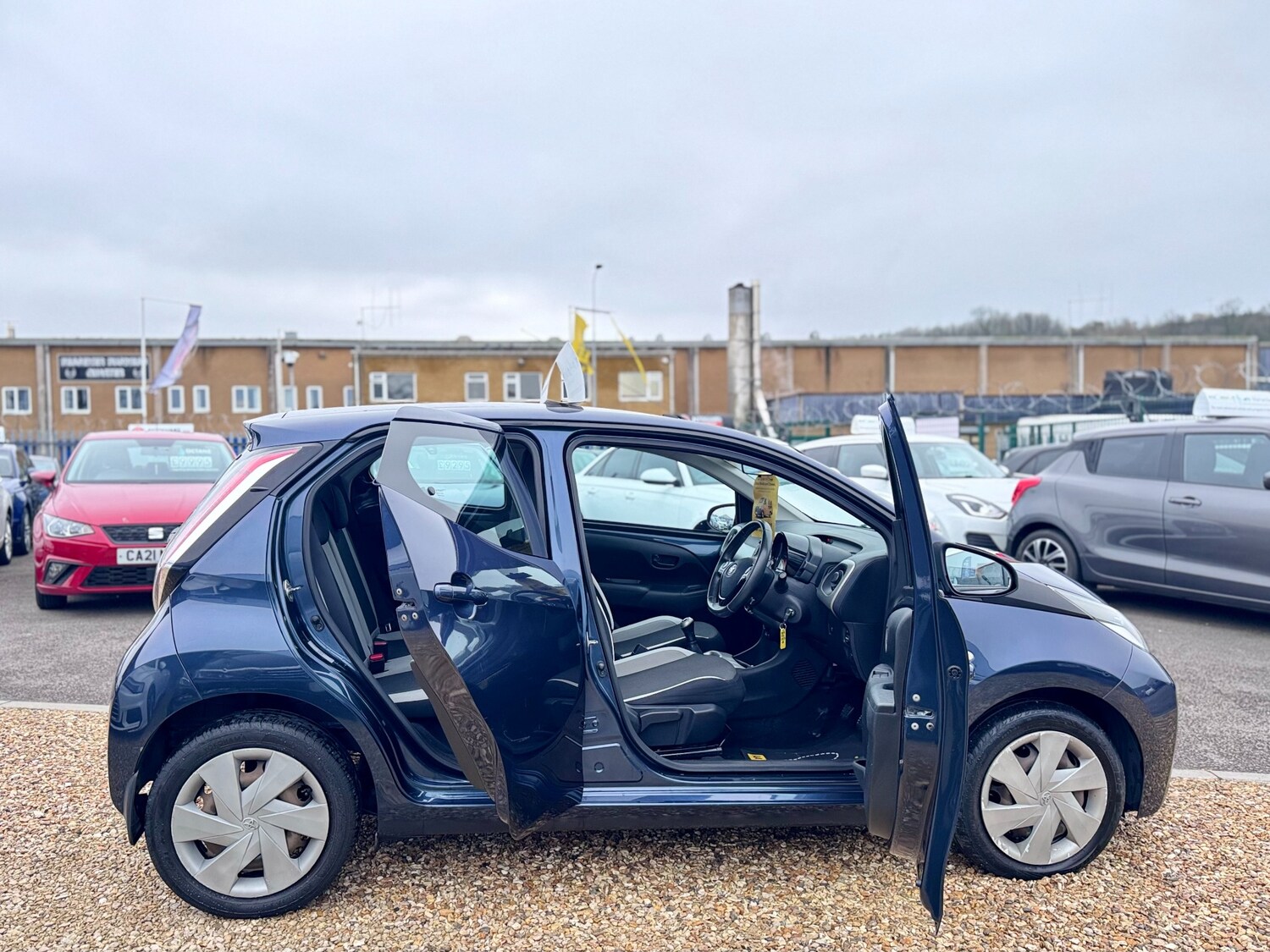 Used Toyota AYGO 2015 for sale - 77640073: Photo 43