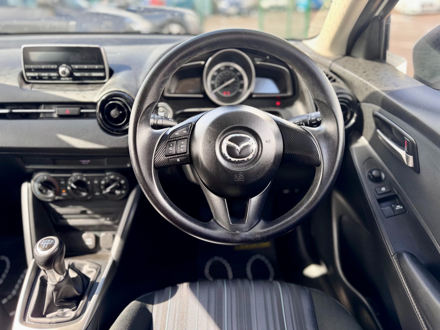 Used Mazda Mazda2 2015 for sale - 76536303: Photo 11