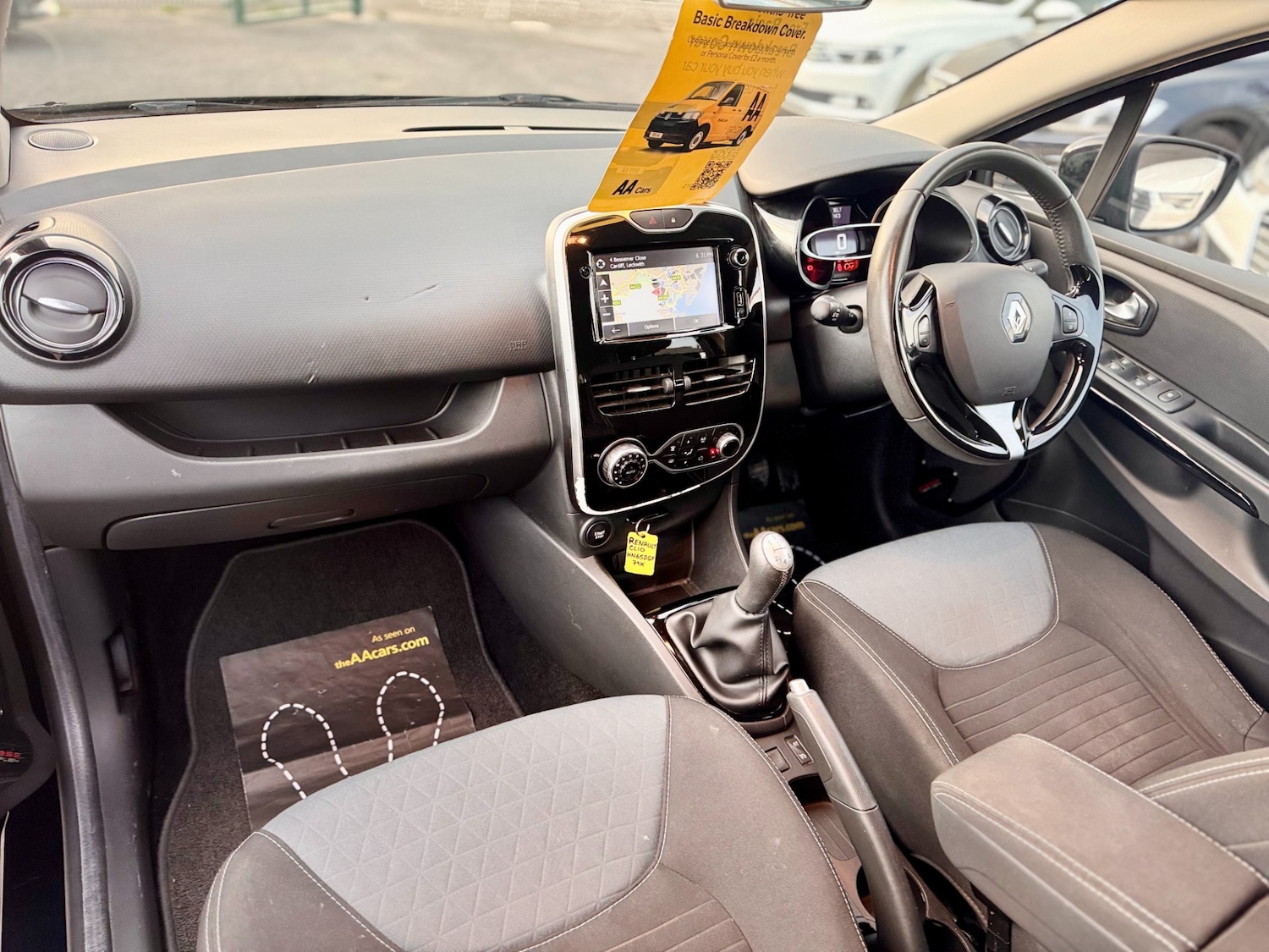 Used Renault Clio 2015 for sale - 76422143: Photo 19