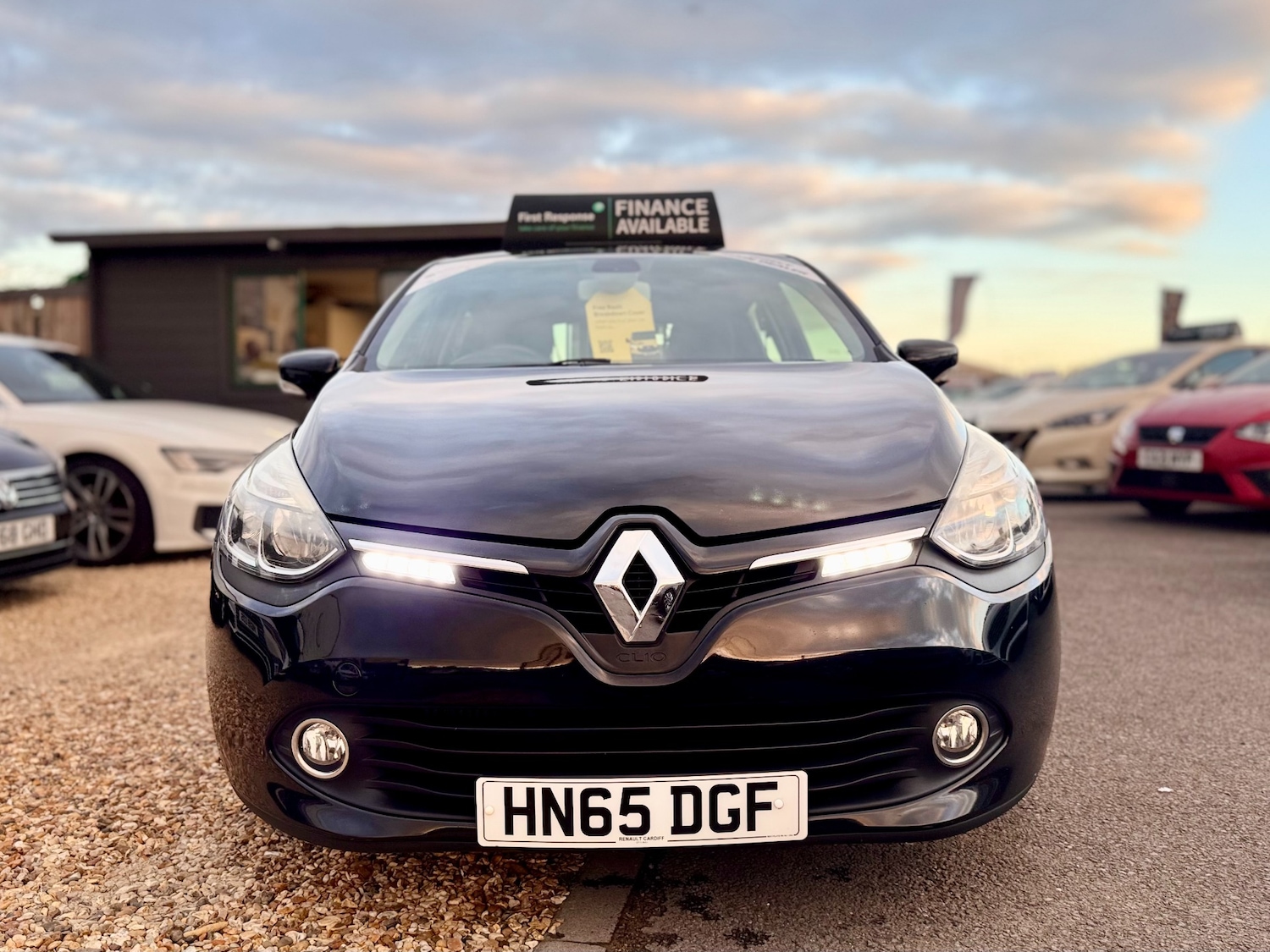 Used Renault Clio 2015 for sale - 76422143: Photo 48