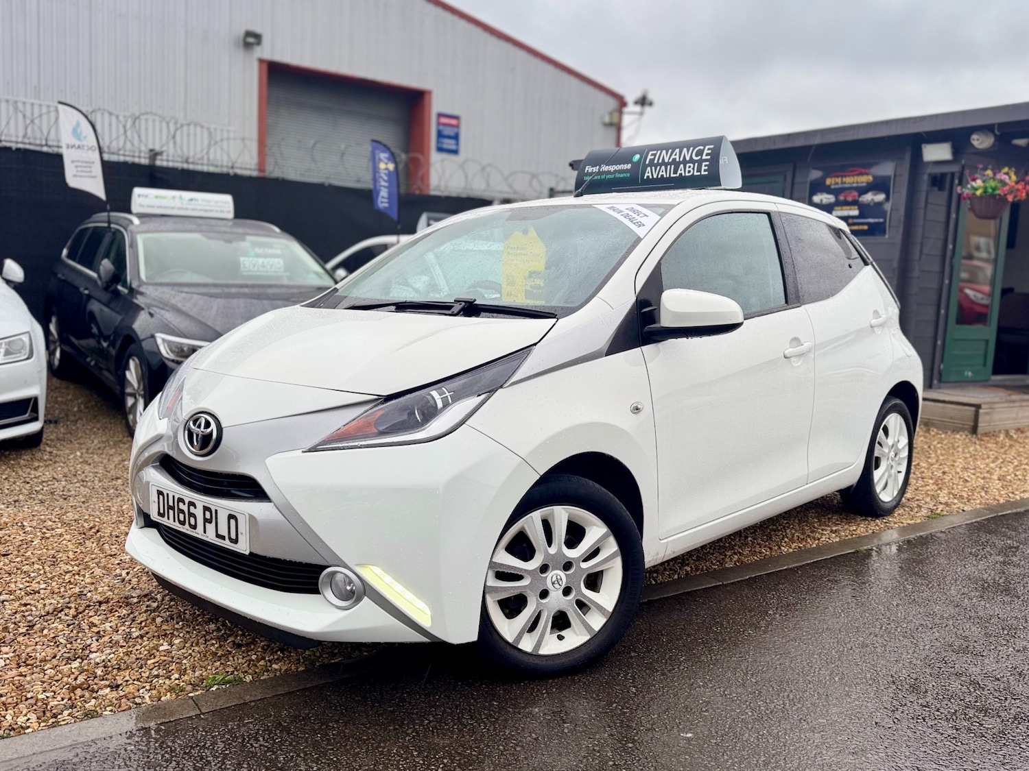 Used Toyota AYGO 2017 for sale - 76762850: Photo 3