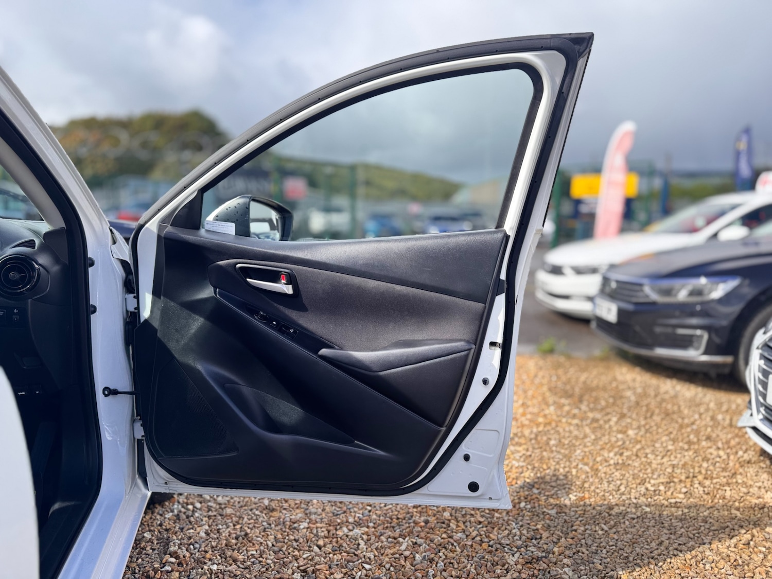 Used Mazda Mazda2 2015 for sale - 77168491: Photo 25