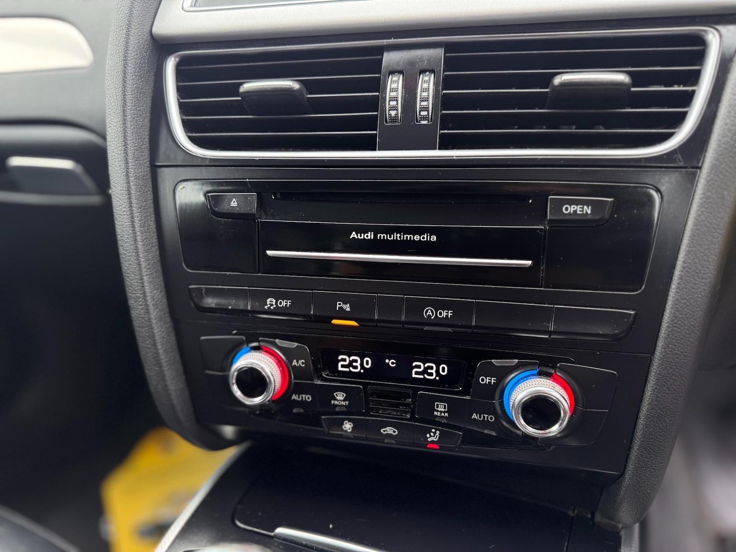 Used Audi A4 2015 for sale - 76947147: Photo 35