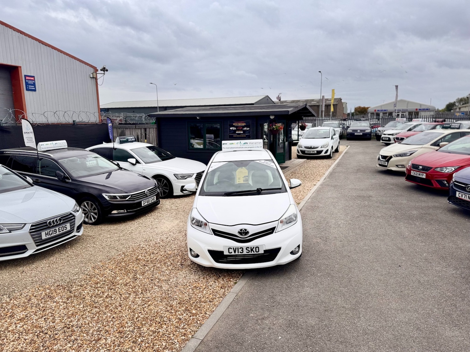 Used Toyota Yaris 2013 for sale - 77051639: Photo 52