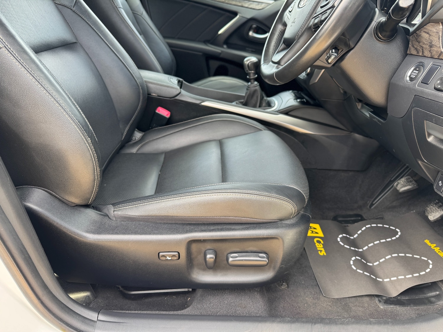 Used Toyota Avensis 2015 for sale - 77640373: Photo 13