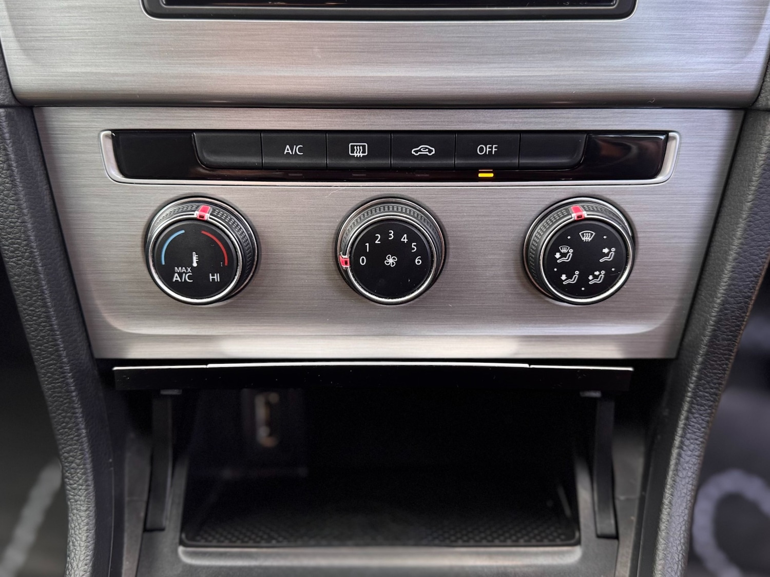 Used Volkswagen Golf 2015 for sale - 76763340: Photo 35