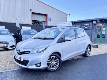 Used Toyota Yaris 2014 for sale - 77404847: Photo