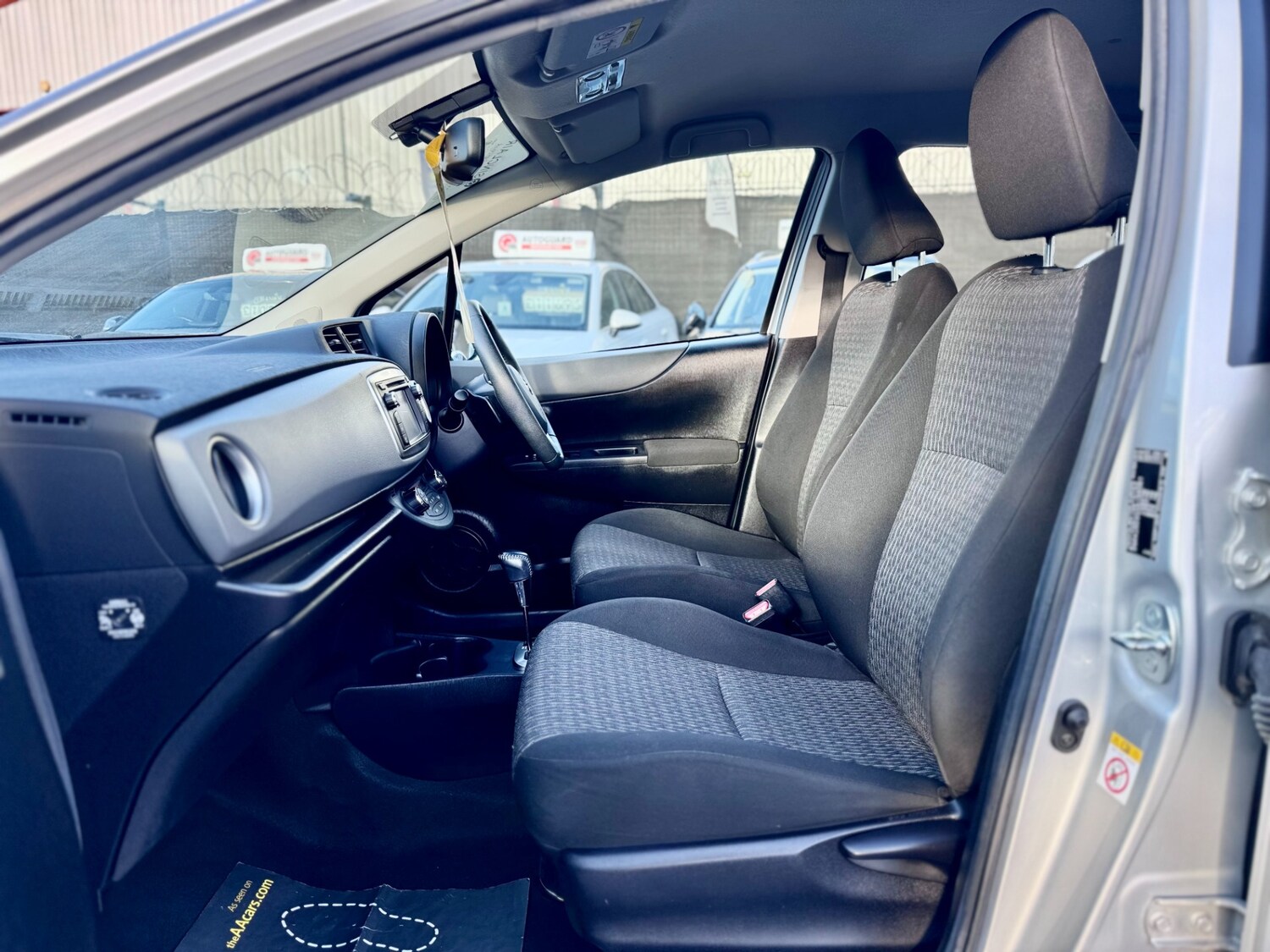 Used Toyota Yaris 2014 for sale - 77404847: Photo 45