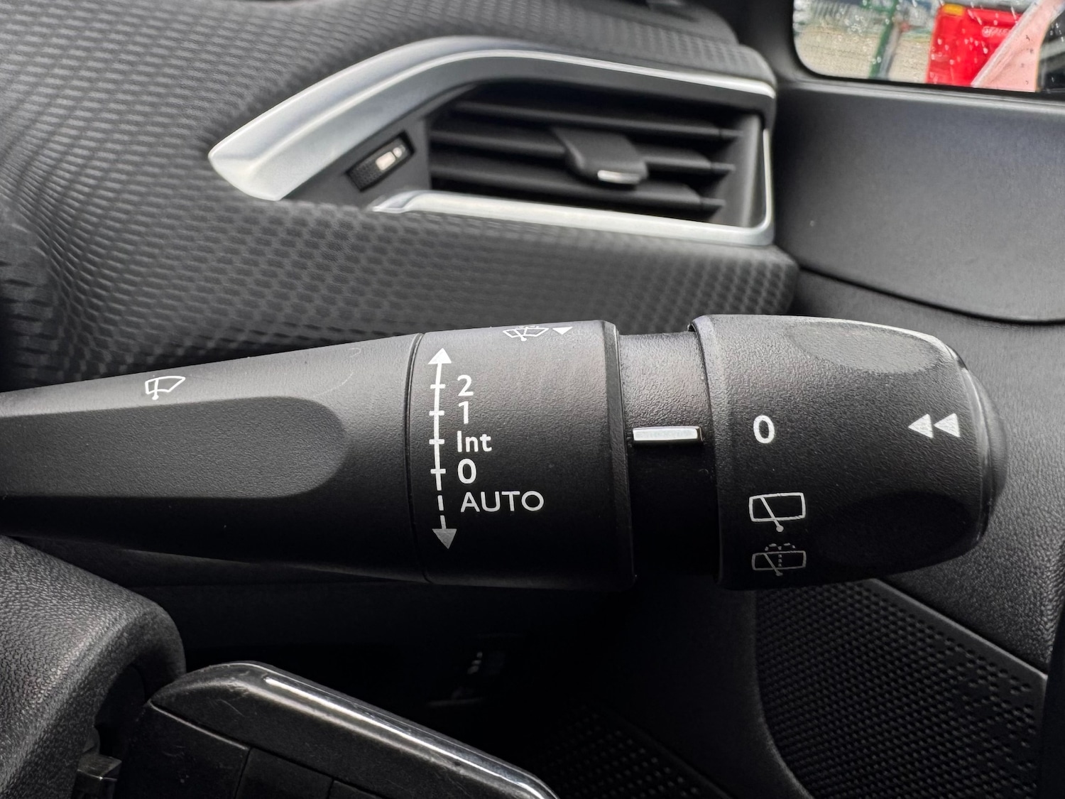 Used Peugeot 208 2015 for sale - 77379300: Photo 32