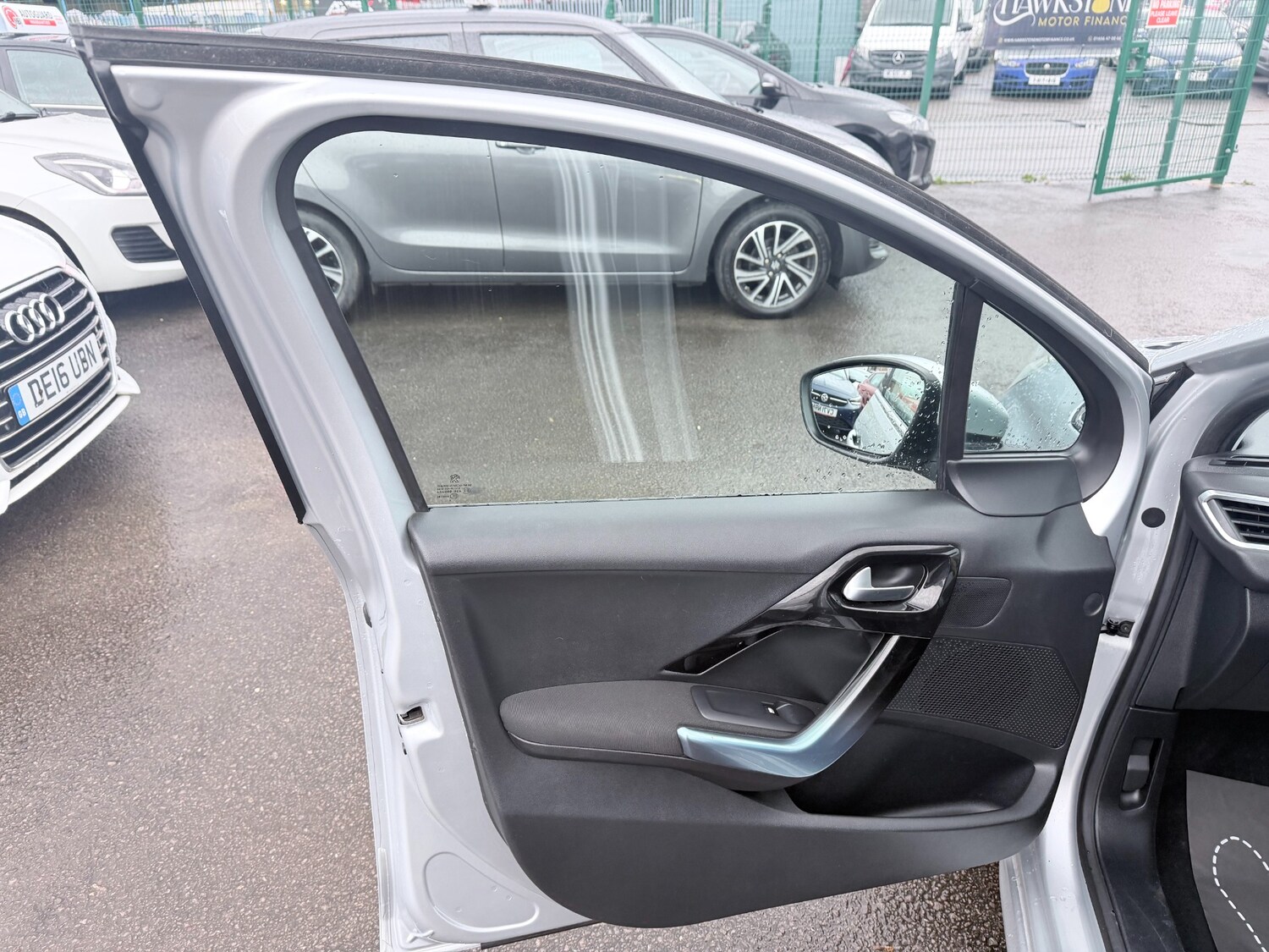 Used Peugeot 208 2013 for sale - 77578826: Photo 40