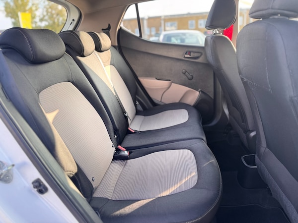 Used Hyundai i10 2016 for sale - 76302514: Photo 12