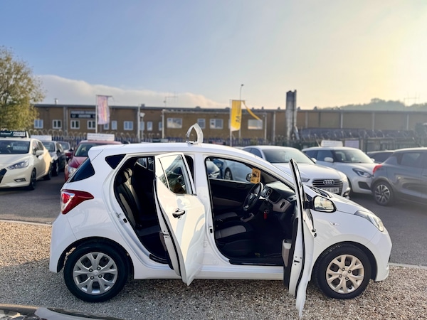 Used Hyundai i10 2016 for sale - 76302514: Photo 41
