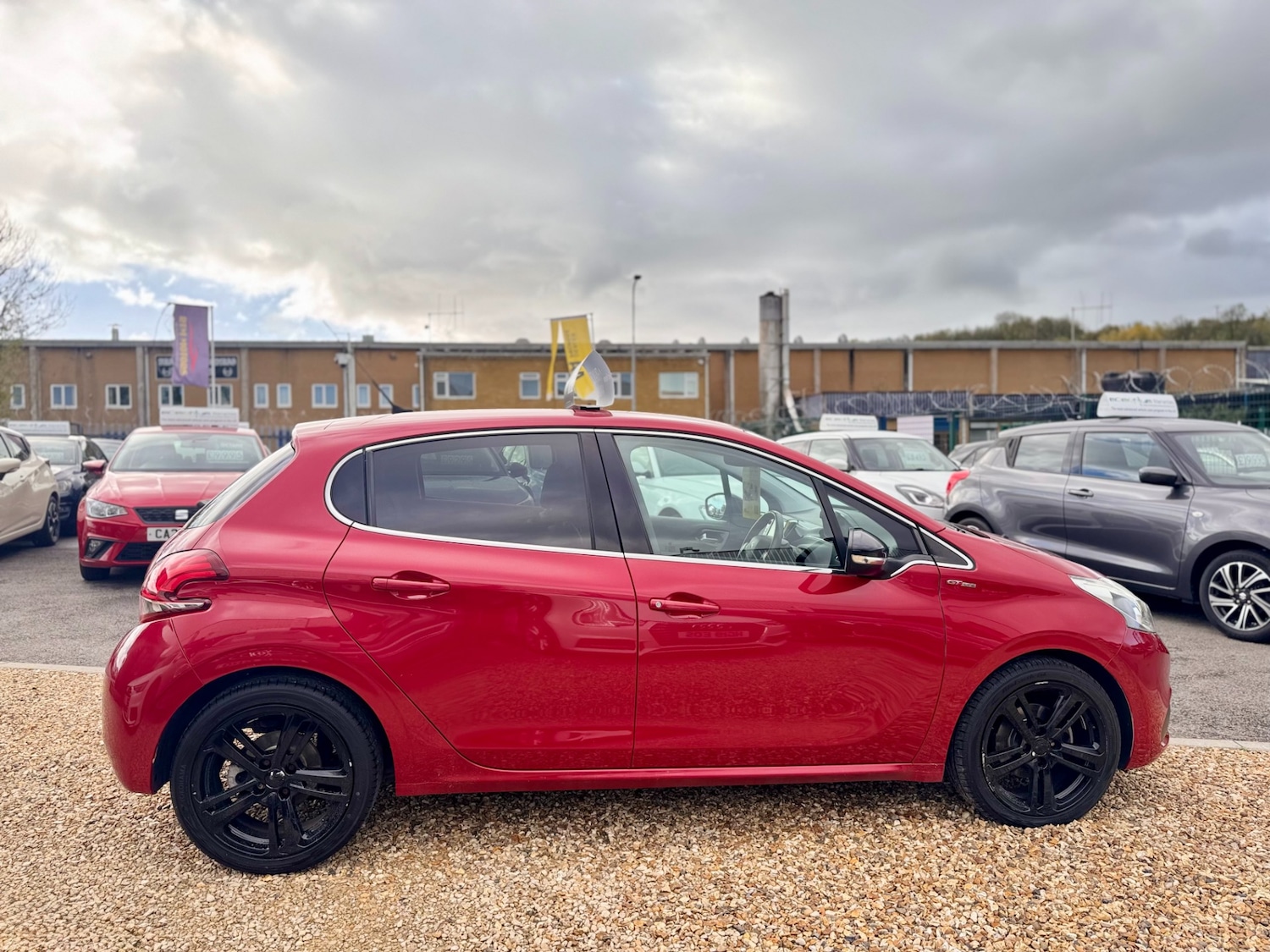 Used Peugeot 208 2015 for sale - 76649908: Photo 13