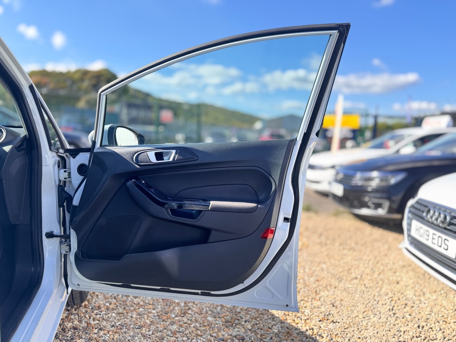 Used Ford Fiesta 2014 for sale - 76507350: Photo 25