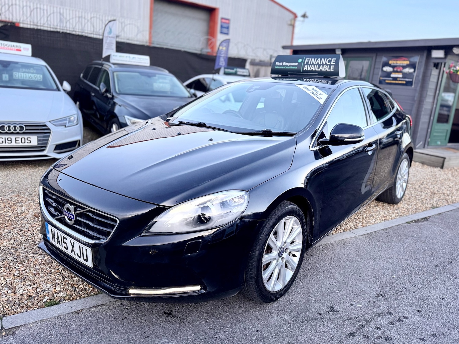 Used Volvo V40 2015 for sale - 76933298: Photo 17