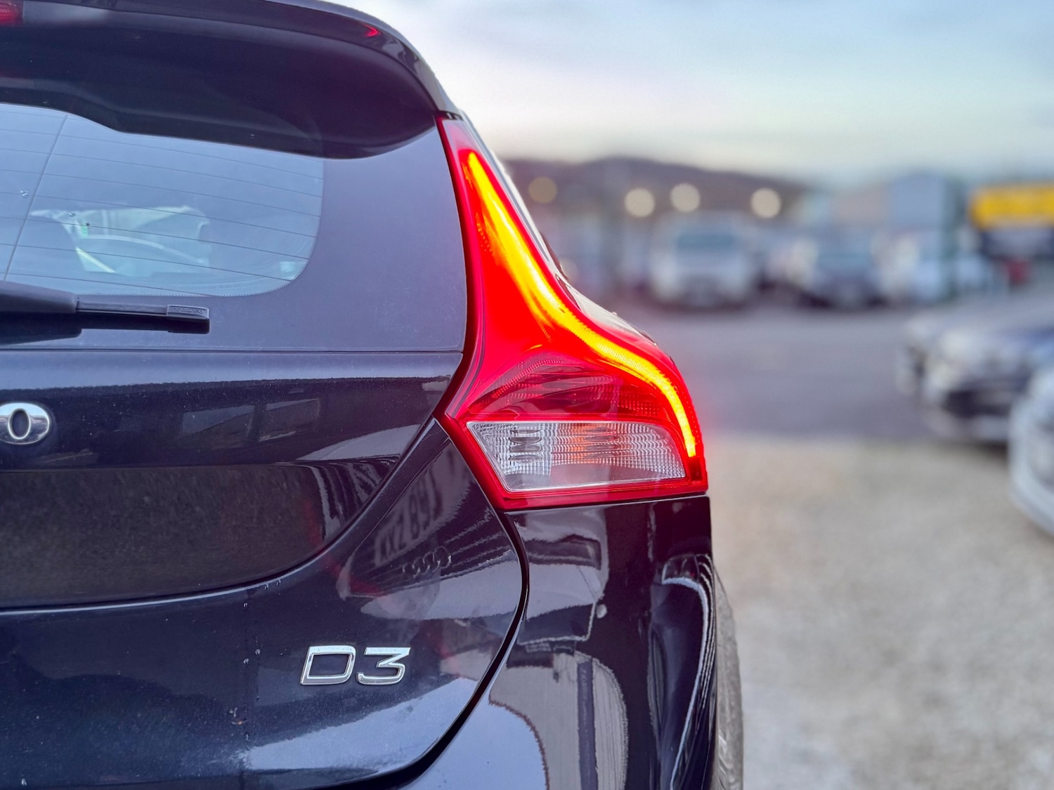 Used Volvo V40 2015 for sale - 76933298: Photo 46