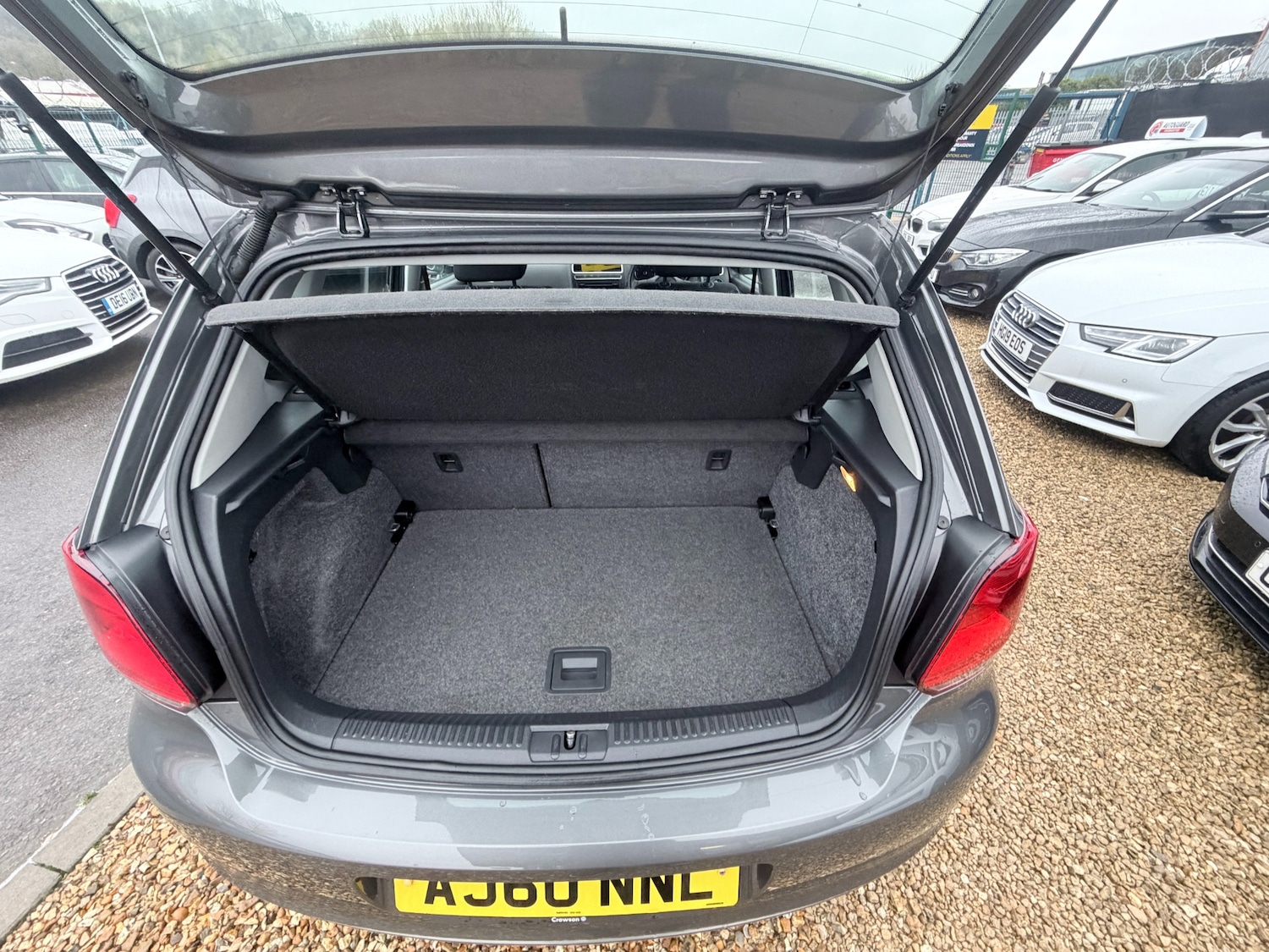 Used Volkswagen Polo 2011 for sale - 77223026: Photo 16