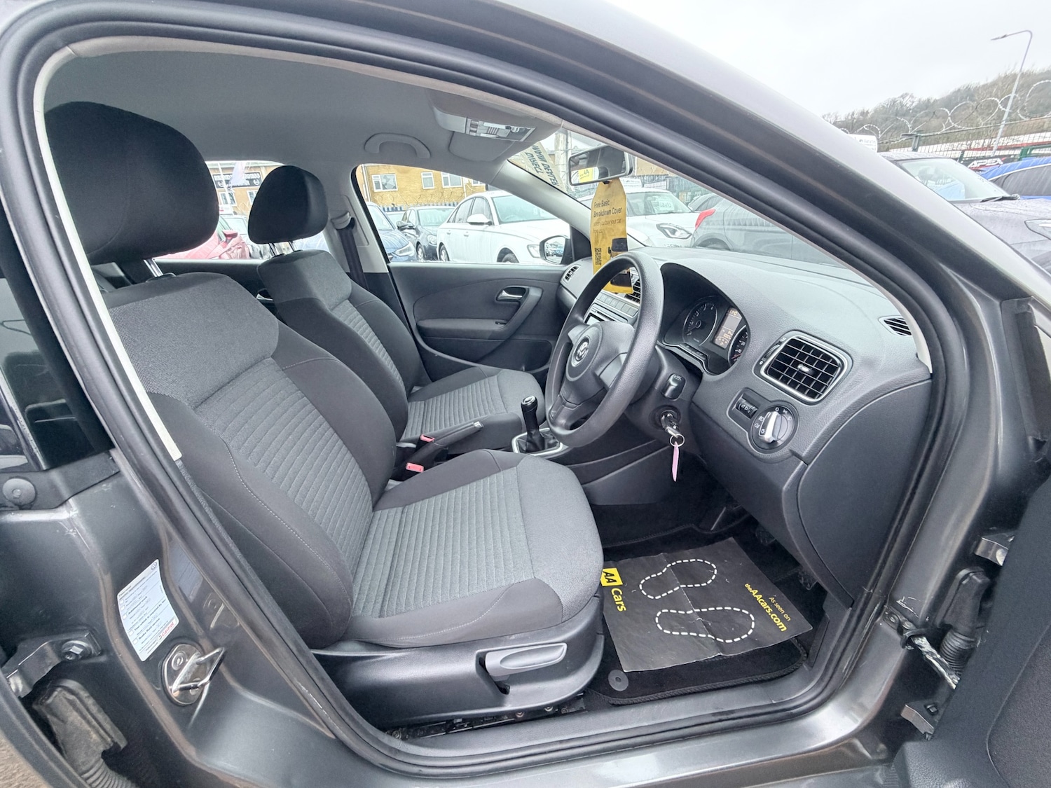 Used Volkswagen Polo 2011 for sale - 77223026: Photo 8