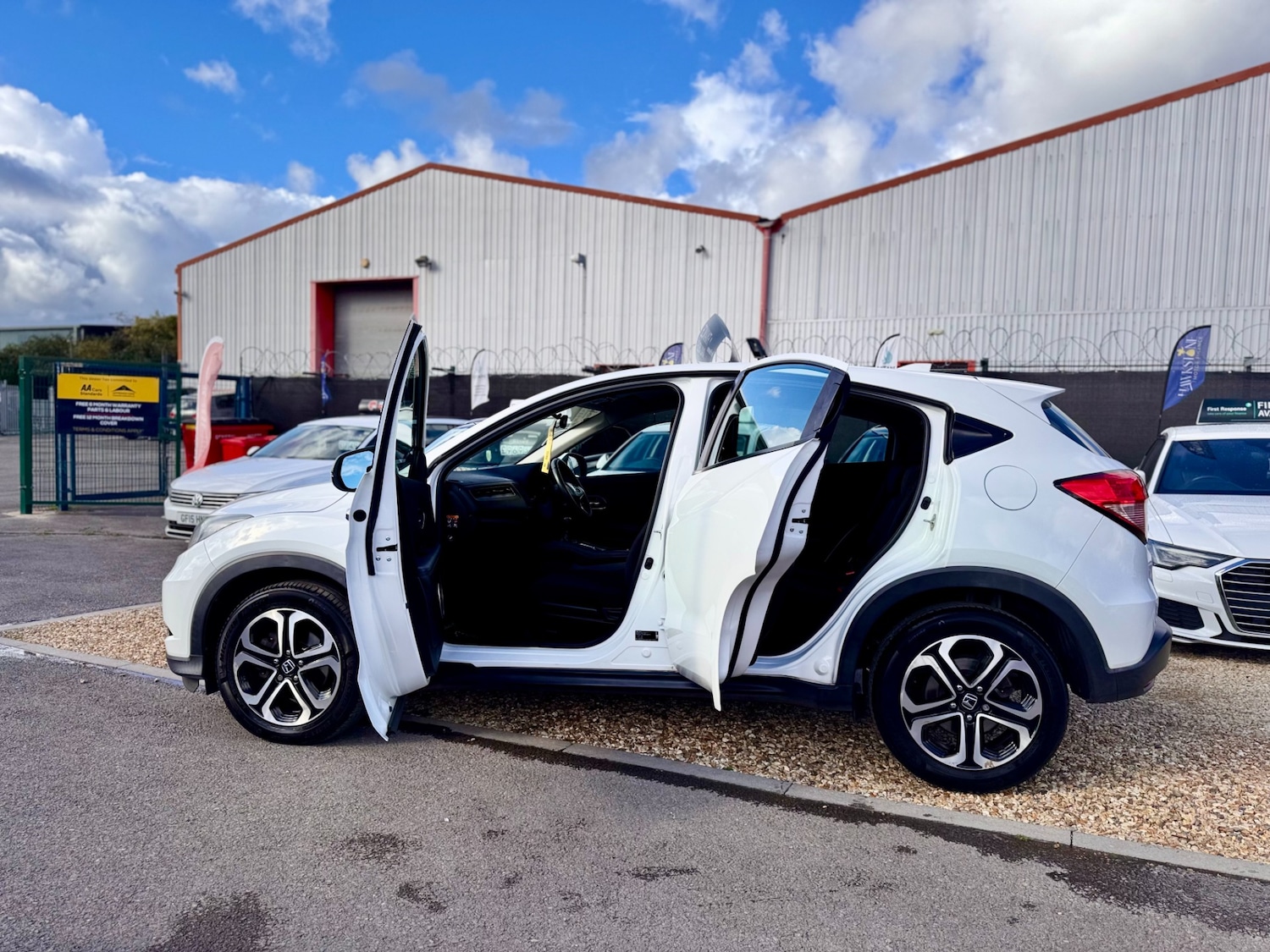 Used Honda HR-V 2017 for sale - 76957489: Photo 44