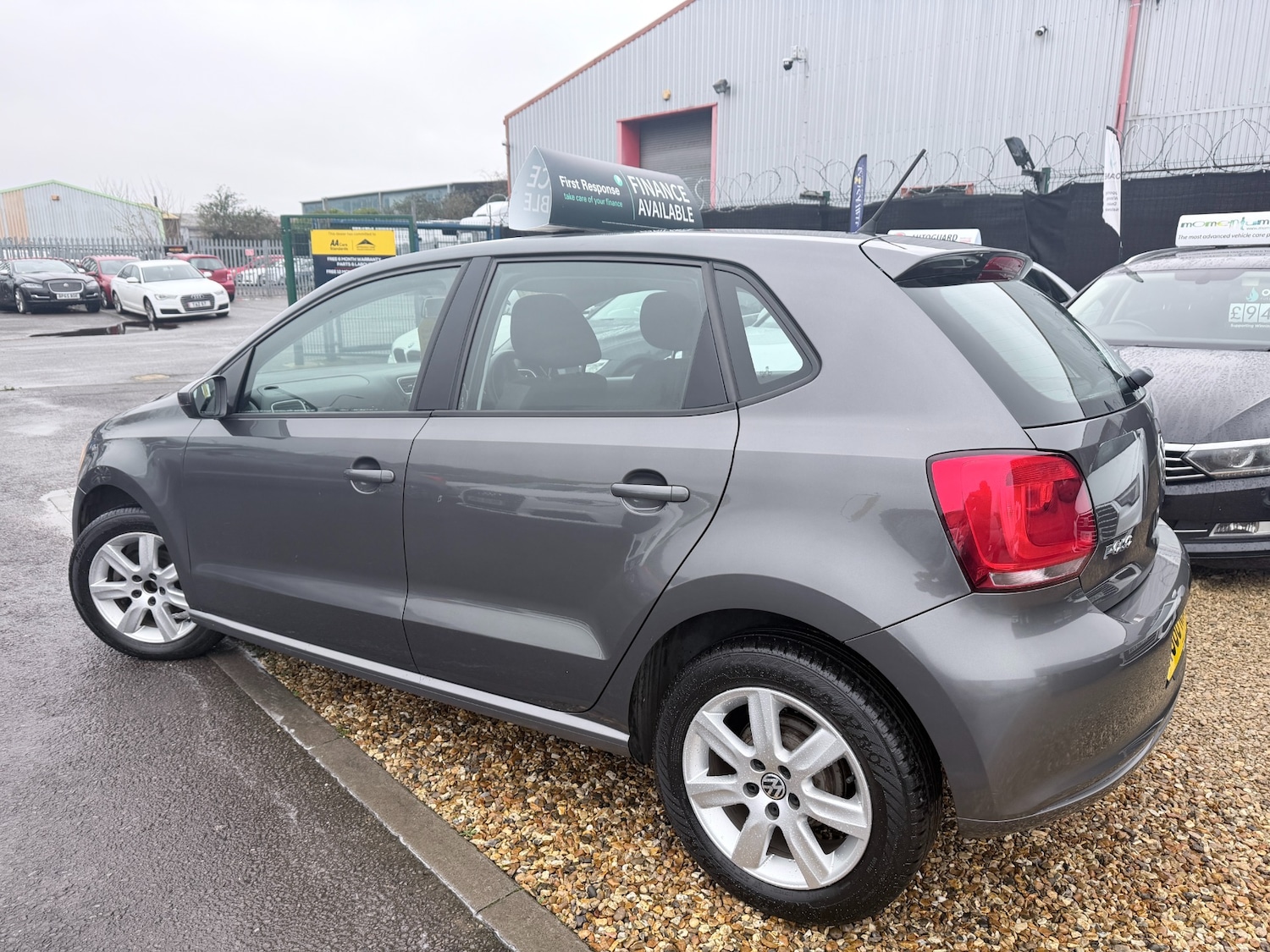 Used Volkswagen Polo 2011 for sale - 77147995: Photo 6