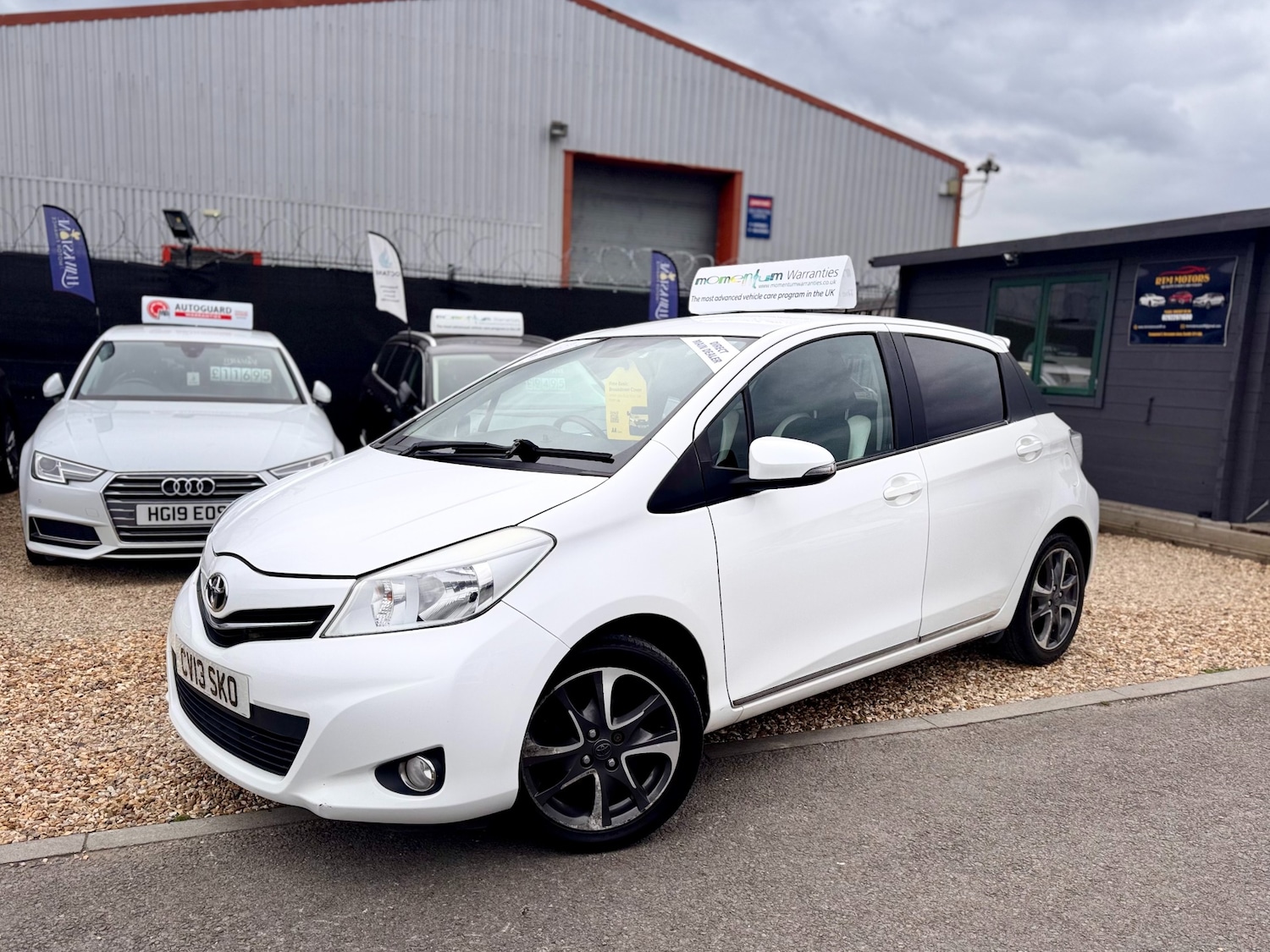 Used Toyota Yaris 2013 for sale - 77404606: Photo 3