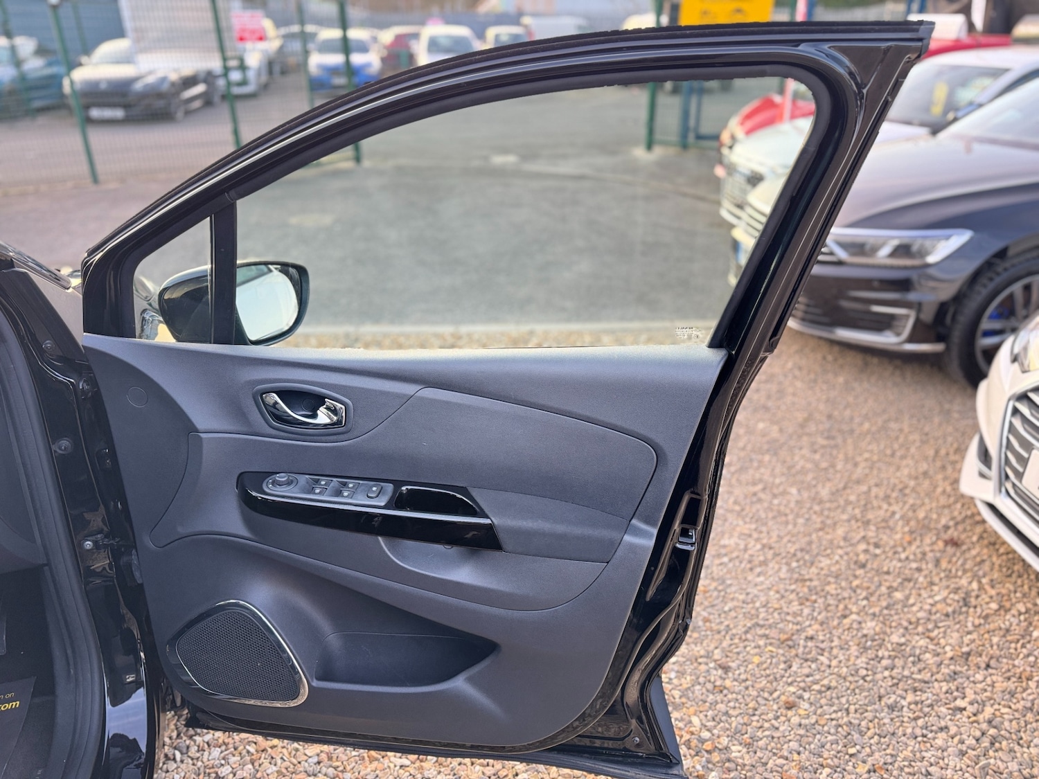 Used Renault Captur 2016 for sale - 76422412: Photo 23