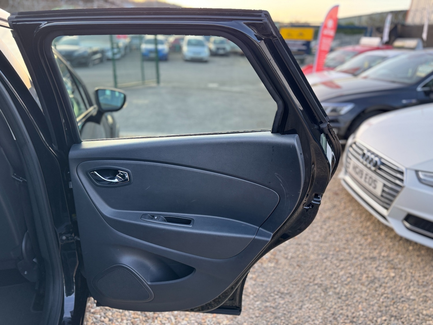 Used Renault Captur 2016 for sale - 76422412: Photo 32