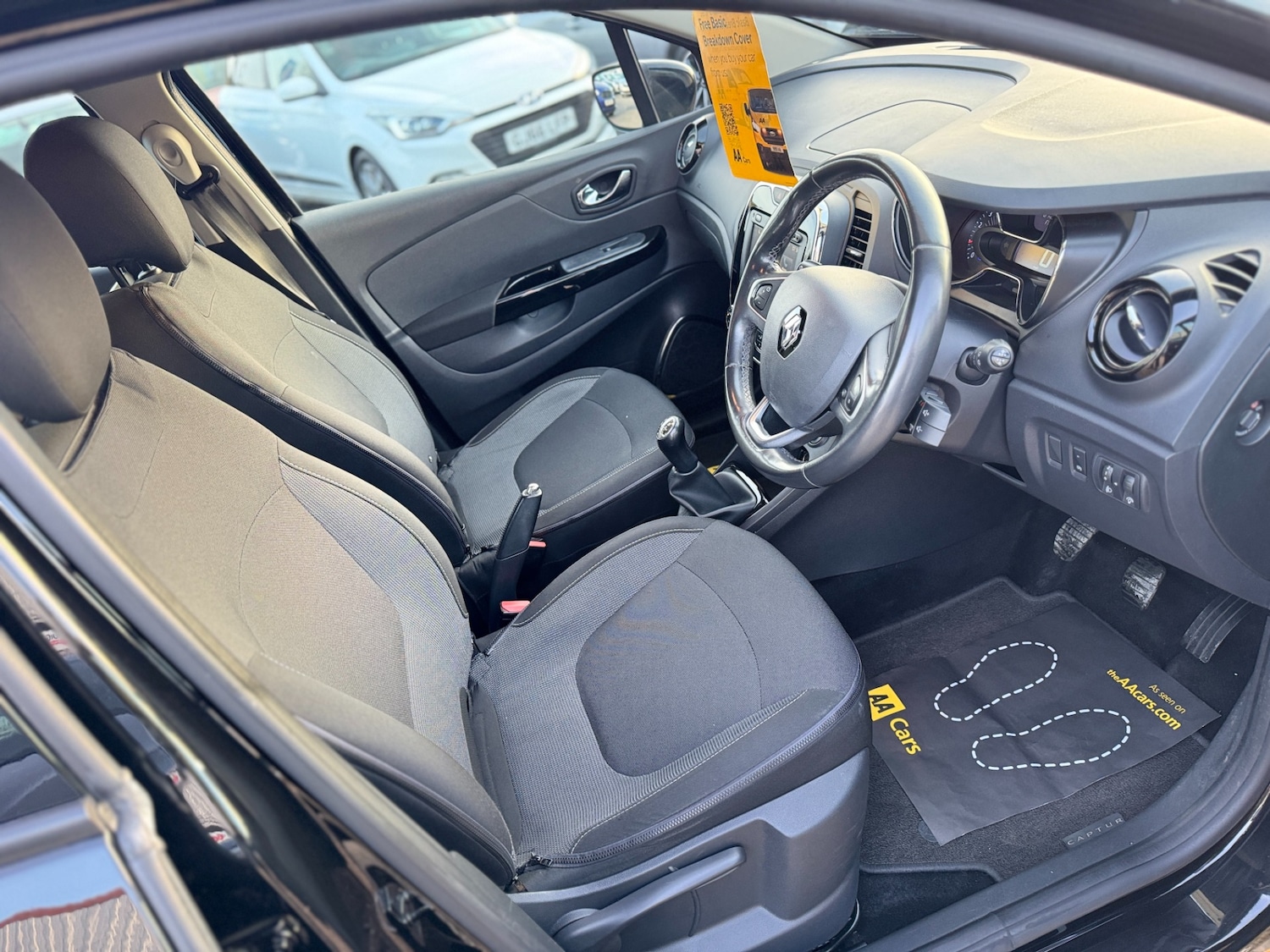 Used Renault Captur 2016 for sale - 76422412: Photo 8