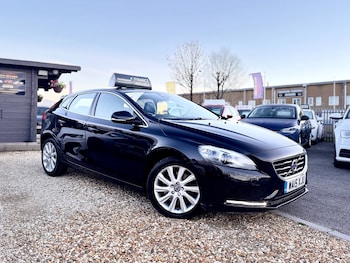 Used Volvo V40 2015 for sale - 77019456: Photo