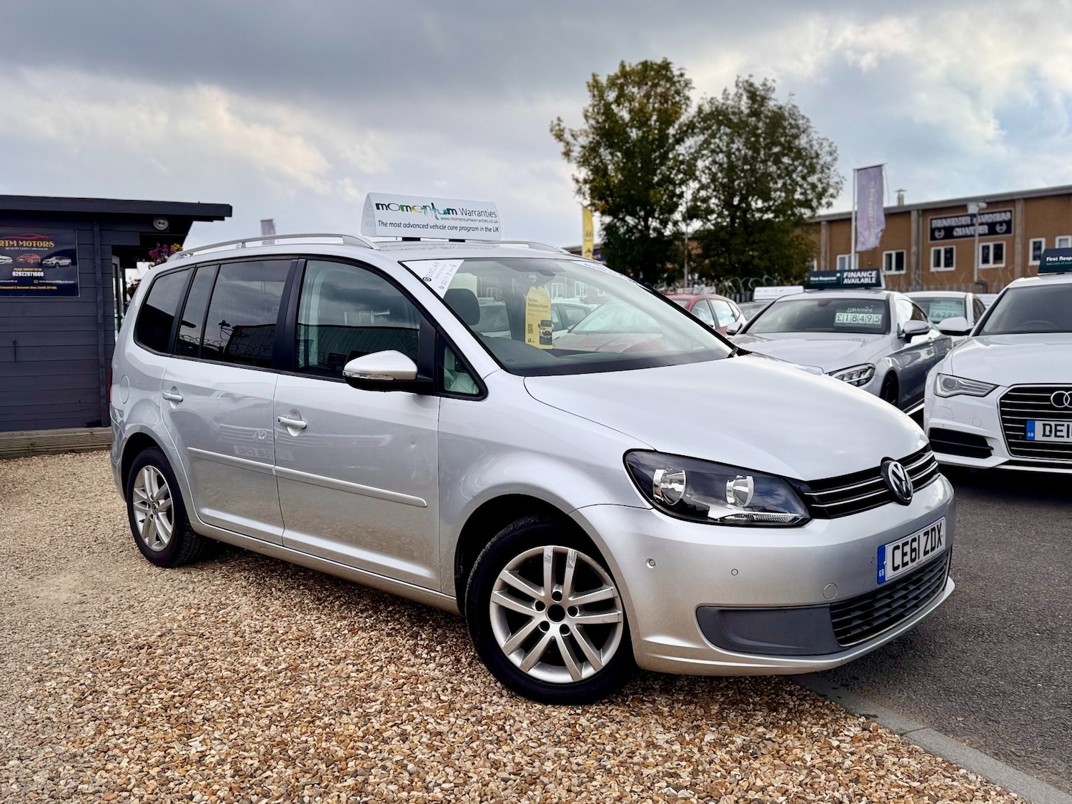 Used Volkswagen Touran 2011 for sale - 76507604: Photo 1