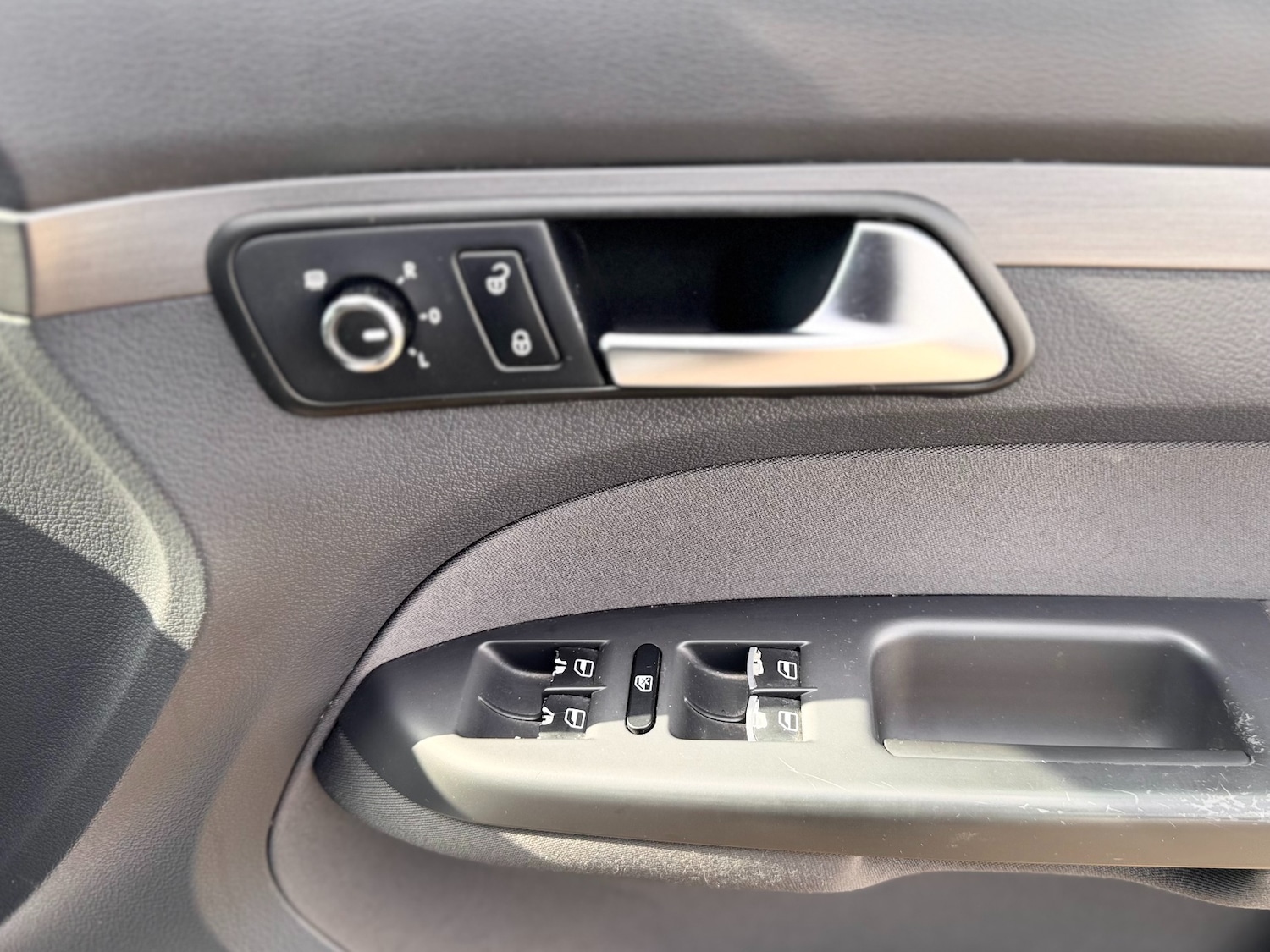 Used Volkswagen Touran 2011 for sale - 76507604: Photo 27