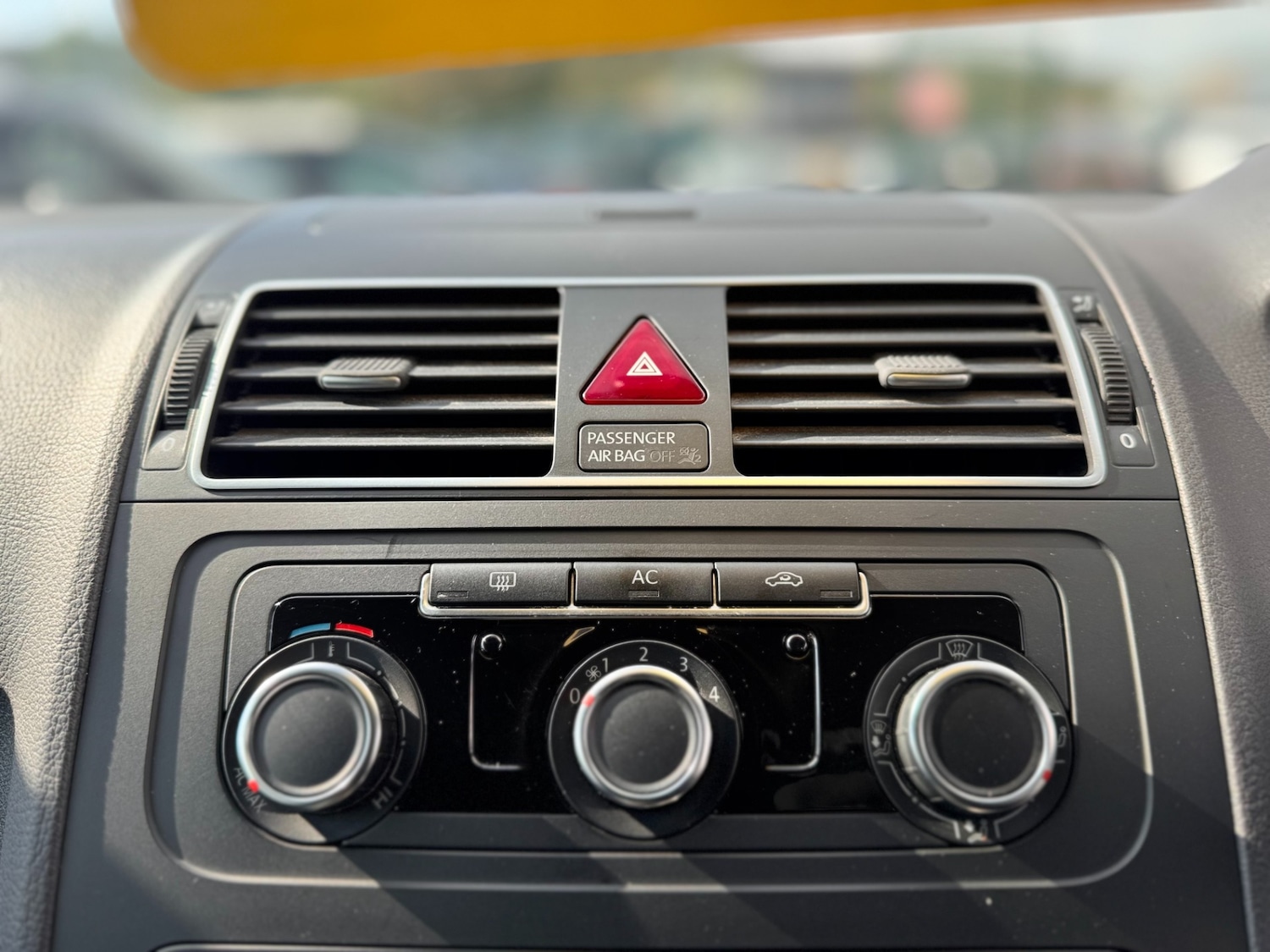 Used Volkswagen Touran 2011 for sale - 76507604: Photo 35