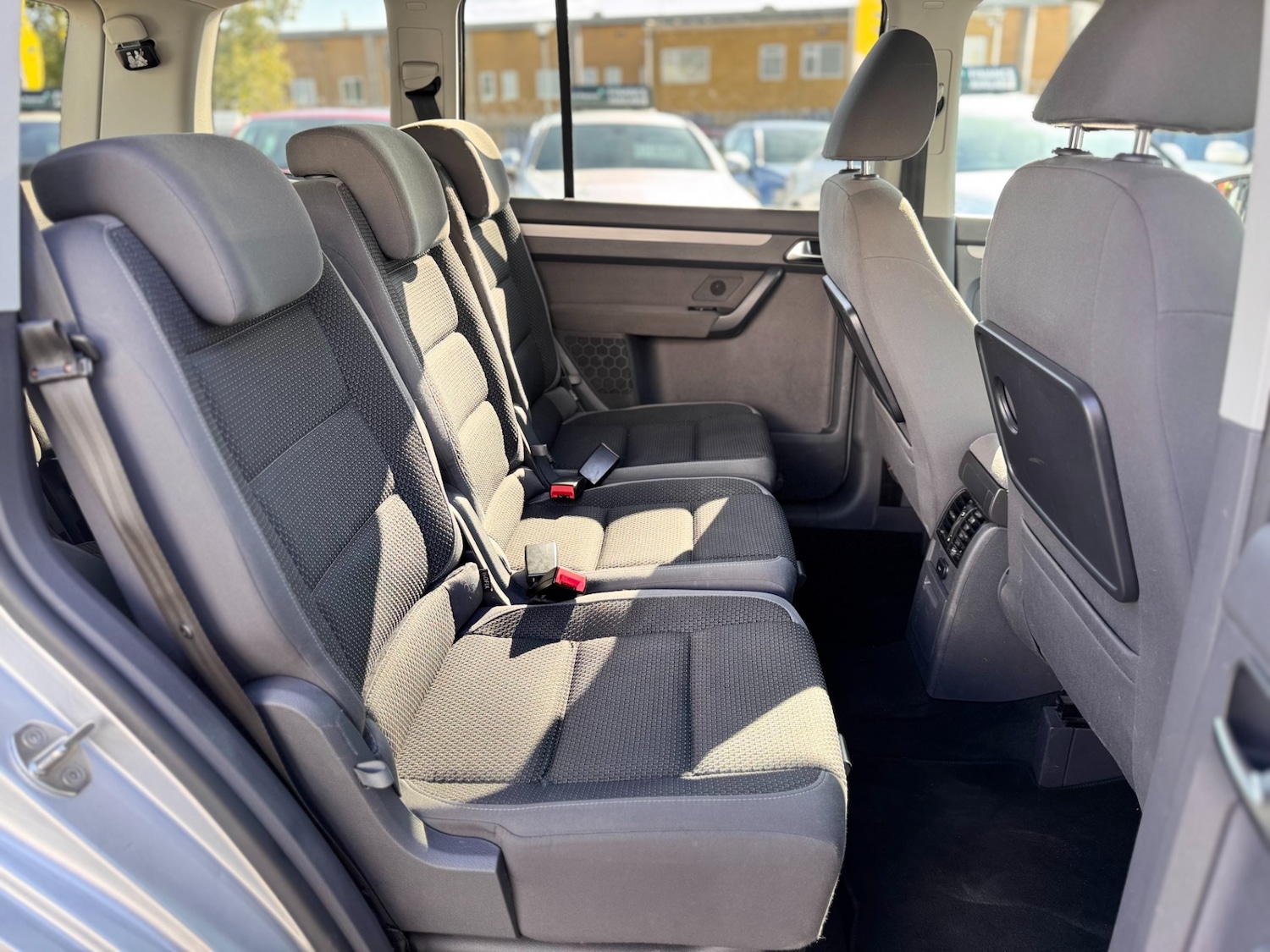 Used Volkswagen Touran 2011 for sale - 76507604: Photo 40