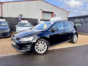 Used Volkswagen Golf 2015 for sale - 76932324: Photo