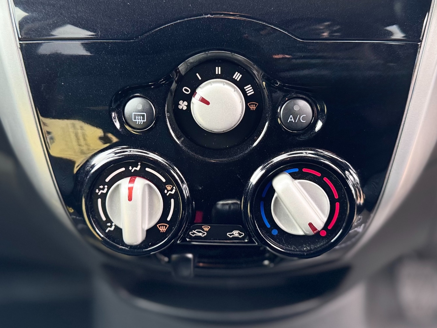 Used Nissan Note 2015 for sale - 77103707: Photo 34