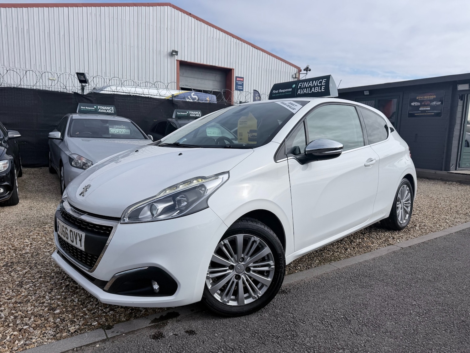 Used Peugeot 208 2016 for sale - 78177259: Photo 3