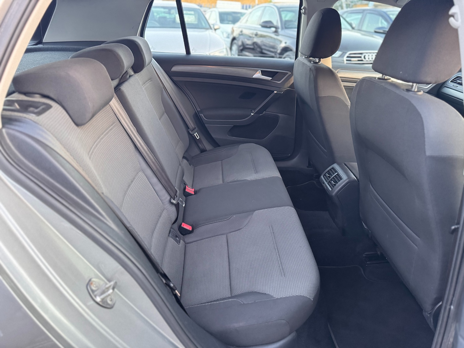 Used Volkswagen Golf 2013 for sale - 77617877: Photo 36